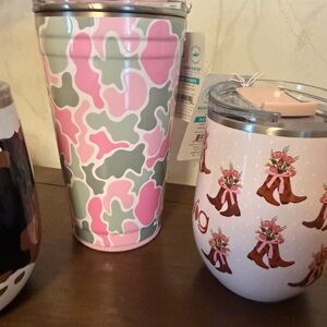Swig life Tumblers-lmk which one and how much you want it for!! Ready to ship!!